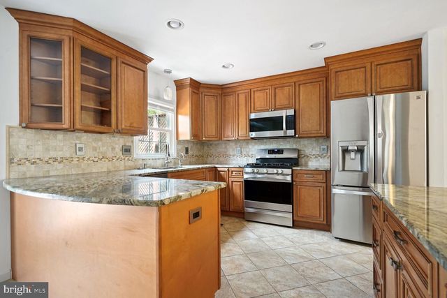 4138 MEADOW FIELD CT, Fairfax, VA 22033