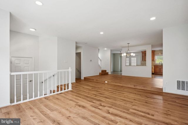 4138 MEADOW FIELD CT, Fairfax, VA 22033