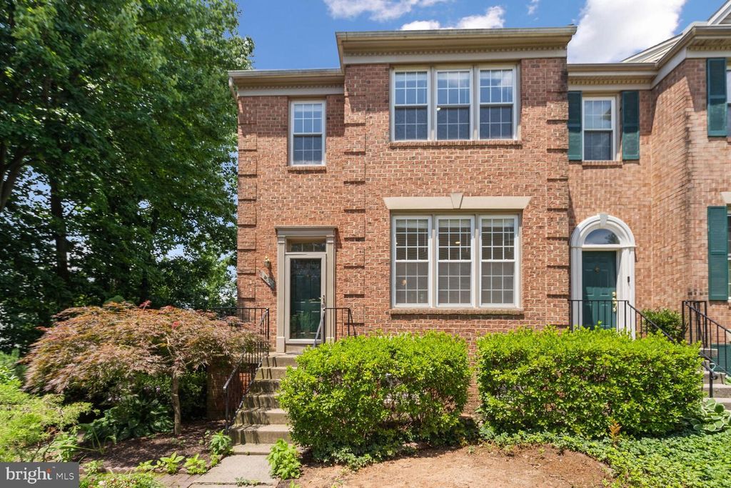4138 MEADOW FIELD CT, Fairfax, VA 22033