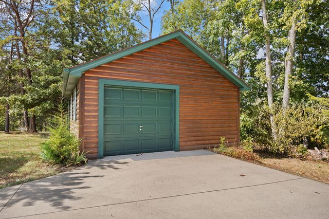 885 Cedar Pointe Drive, Somerset, KY 42501