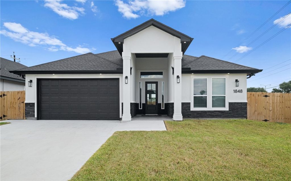 1848 Spoonbill Dr, Portland, TX 78374