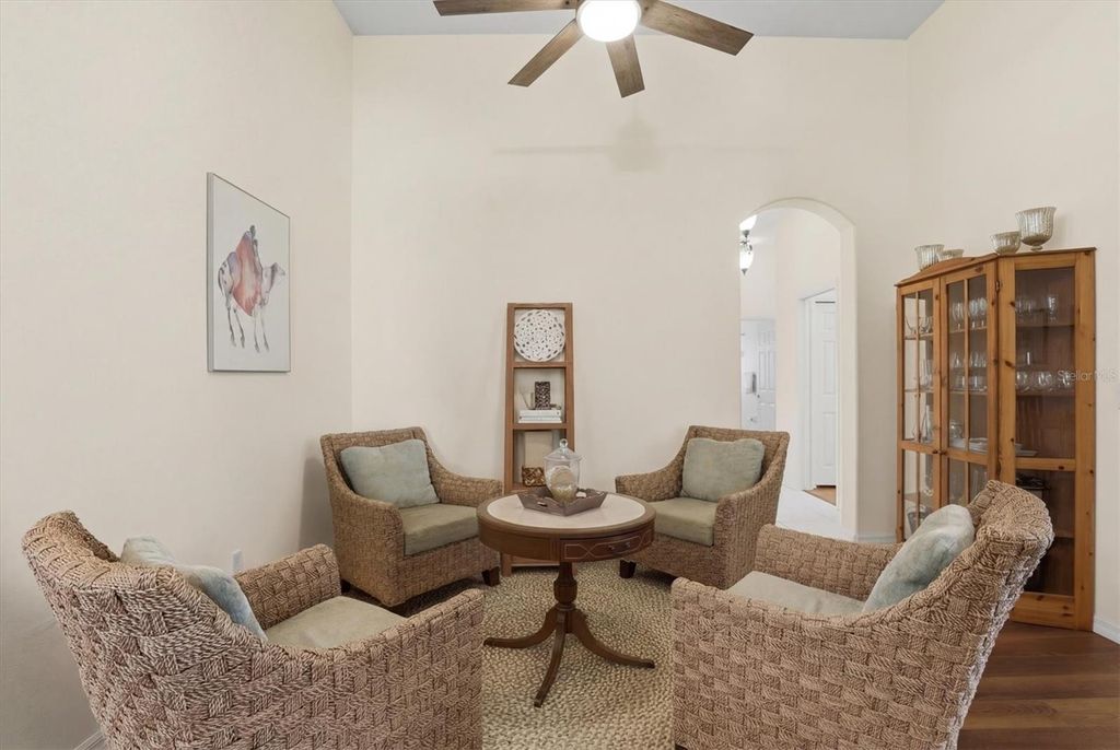 Image 11 of property listing at 328 LIAM AVENUE, Tarpon Springs, FL 34689