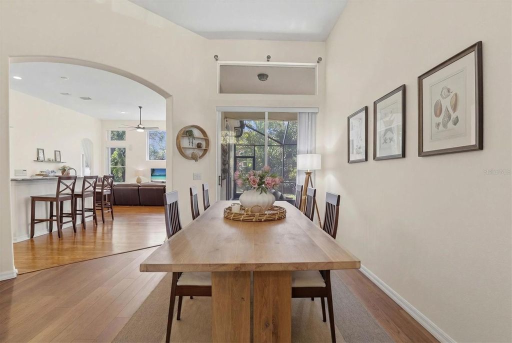 Image 13 of property listing at 328 LIAM AVENUE, Tarpon Springs, FL 34689