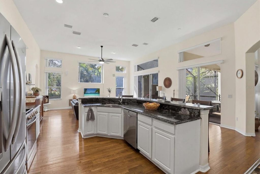 Image 19 of property listing at 328 LIAM AVENUE, Tarpon Springs, FL 34689