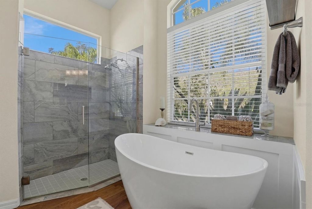 Image 30 of property listing at 328 LIAM AVENUE, Tarpon Springs, FL 34689