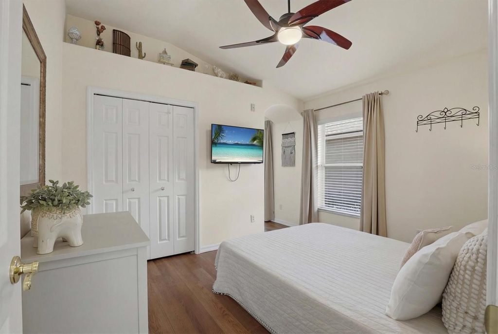 Image 36 of property listing at 328 LIAM AVENUE, Tarpon Springs, FL 34689