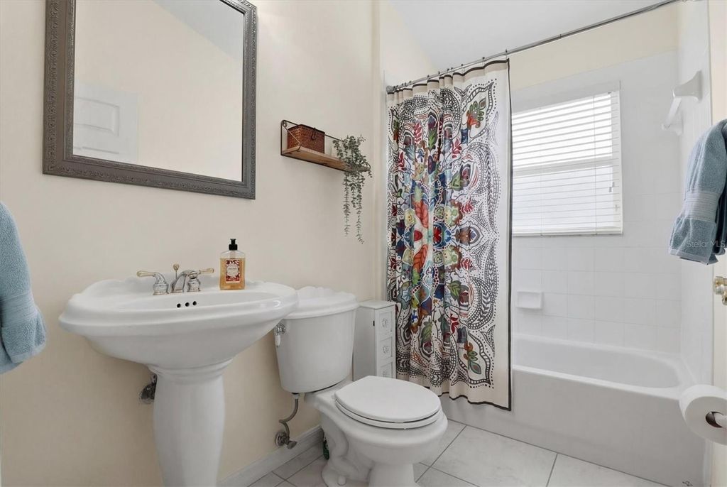 Image 38 of property listing at 328 LIAM AVENUE, Tarpon Springs, FL 34689