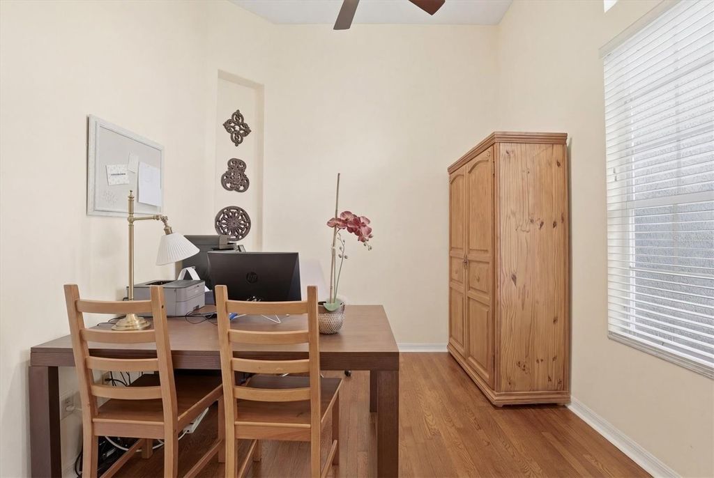 Image 7 of property listing at 328 LIAM AVENUE, Tarpon Springs, FL 34689