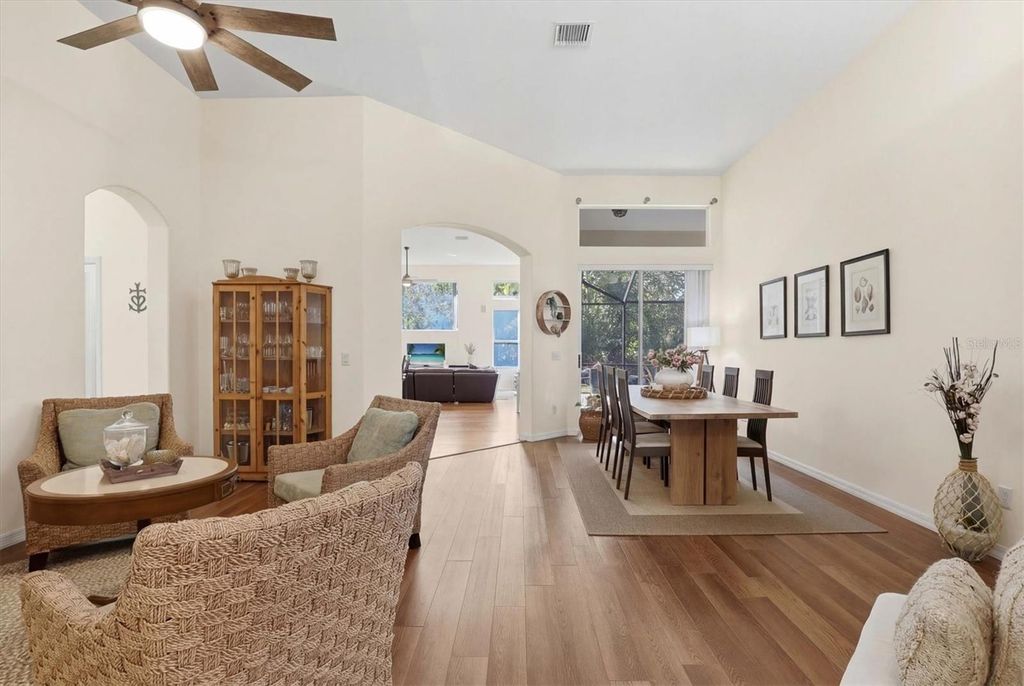 Image 9 of property listing at 328 LIAM AVENUE, Tarpon Springs, FL 34689