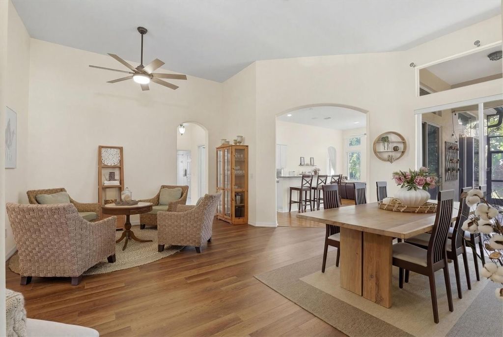 Image 10 of property listing at 328 LIAM AVENUE, Tarpon Springs, FL 34689