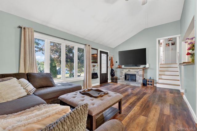 13 Clarkview Road, New Windsor, NY 12553