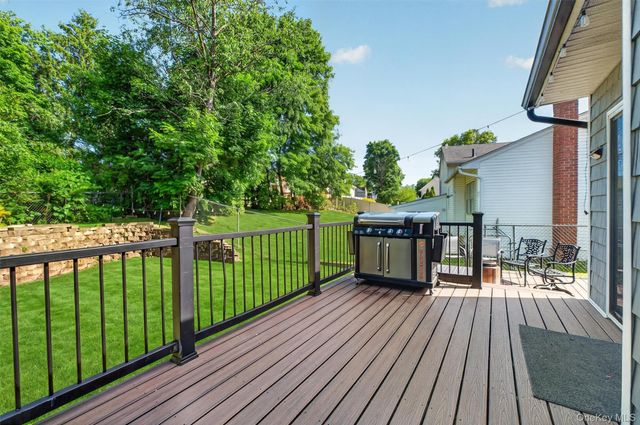 13 Clarkview Road, New Windsor, NY 12553