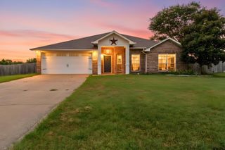 833 Greenwood Circle, Lindale, TX 75771