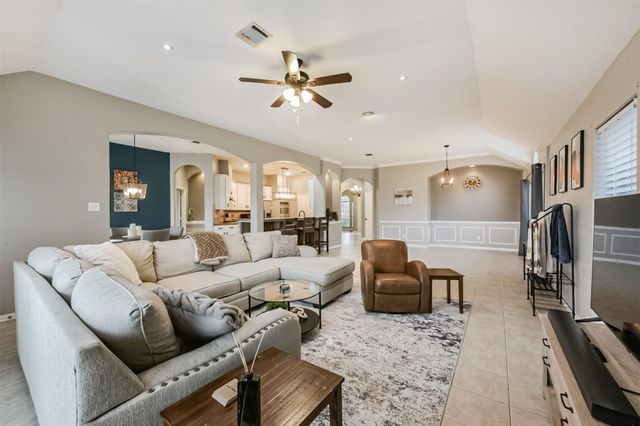 153 Greenridge Circle, League City, TX 77573