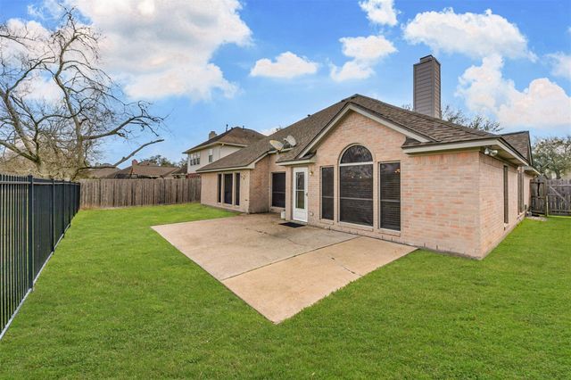 153 Greenridge Circle, League City, TX 77573
