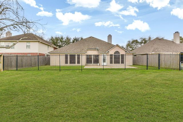 153 Greenridge Circle, League City, TX 77573