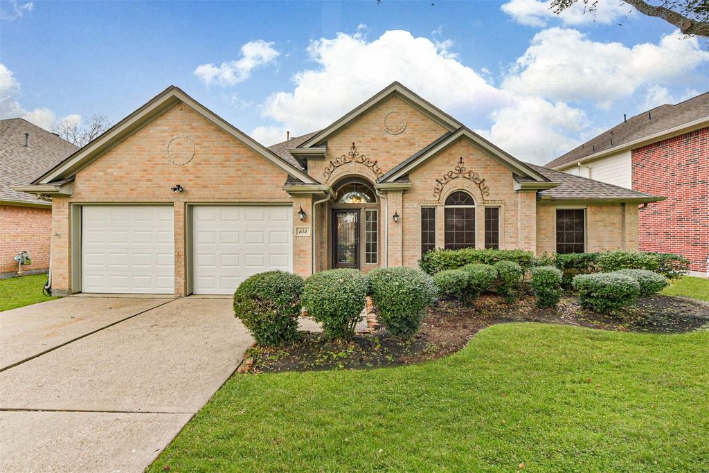 153 Greenridge Circle, League City, TX 77573