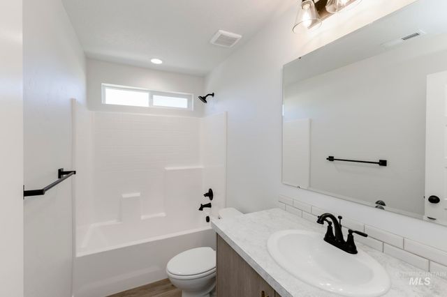 5487 W Yarnell St, Eagle, ID 83616