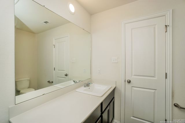 917 8th, Seguin, TX 78155