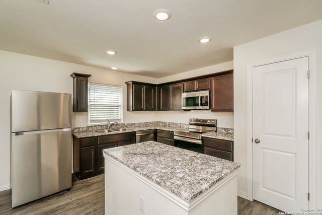 917 8th, Seguin, TX 78155