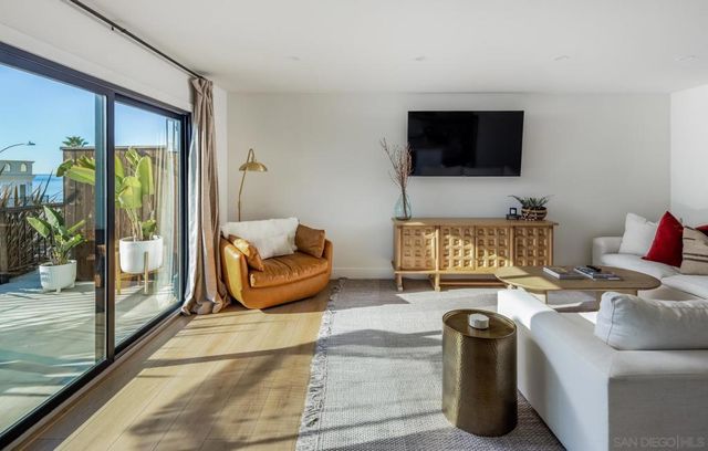 1846 S Pacific St, Oceanside, CA 92054