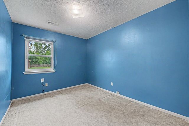 715 N 12th Place, Rogers, AR 72756