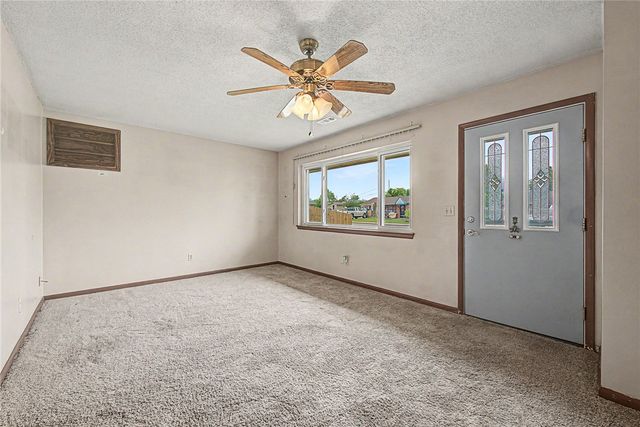 715 N 12th Place, Rogers, AR 72756