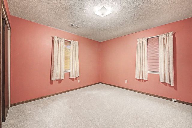 715 N 12th Place, Rogers, AR 72756