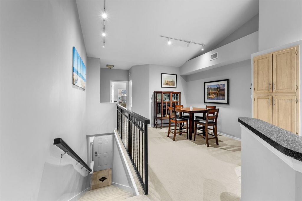 Image 11 of property listing at 1037 NORMANDY TRACE ROAD 1037, Tampa, FL 33602