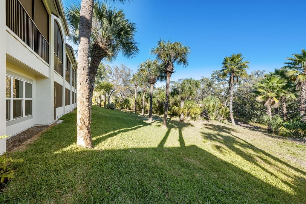 Image 38 of property listing at 1037 NORMANDY TRACE ROAD 1037, Tampa, FL 33602