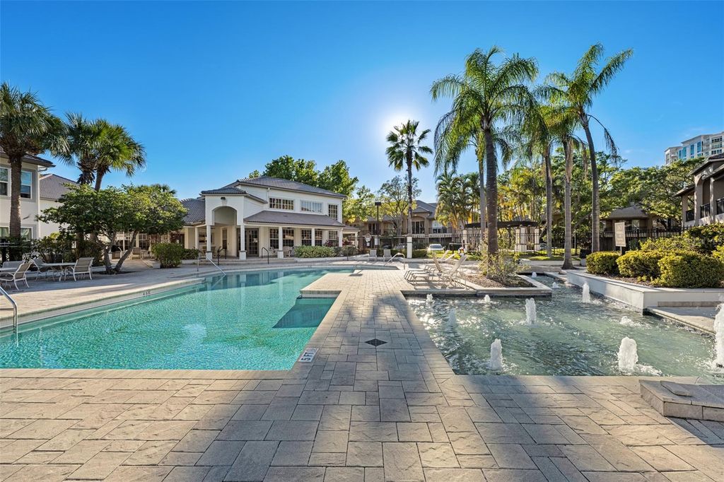 Image 44 of property listing at 1037 NORMANDY TRACE ROAD 1037, Tampa, FL 33602