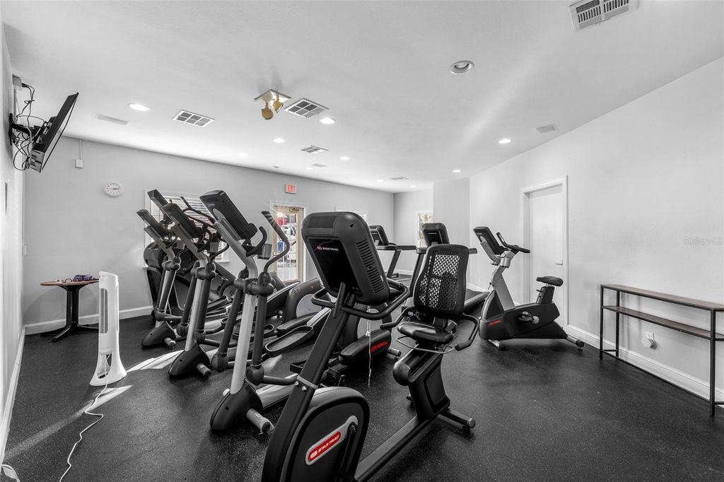 Image 51 of property listing at 1037 NORMANDY TRACE ROAD 1037, Tampa, FL 33602