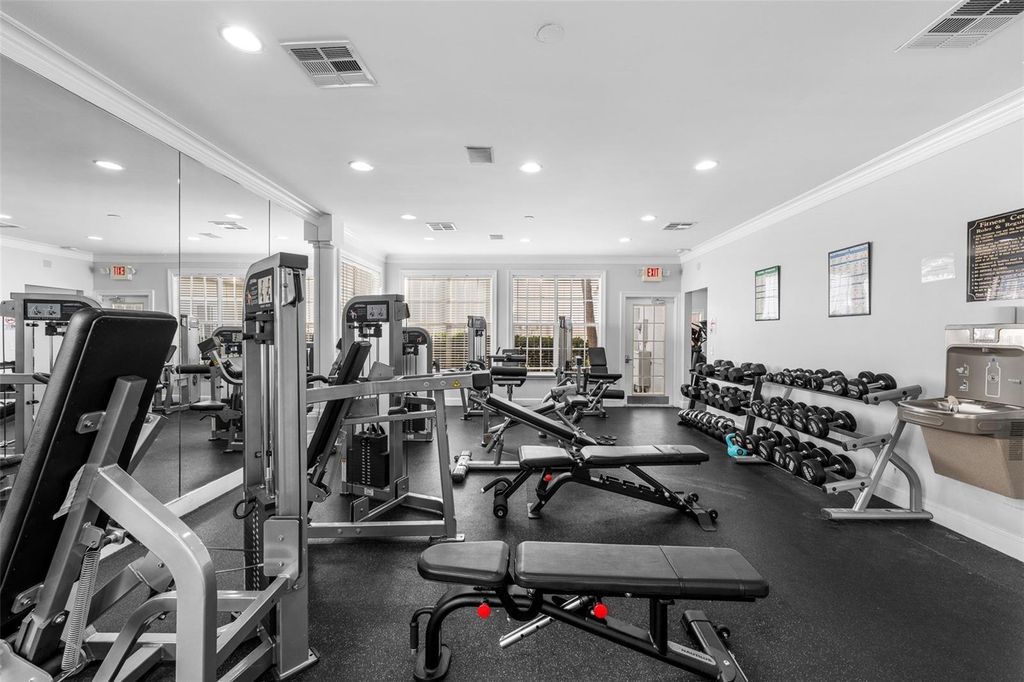 Image 52 of property listing at 1037 NORMANDY TRACE ROAD 1037, Tampa, FL 33602