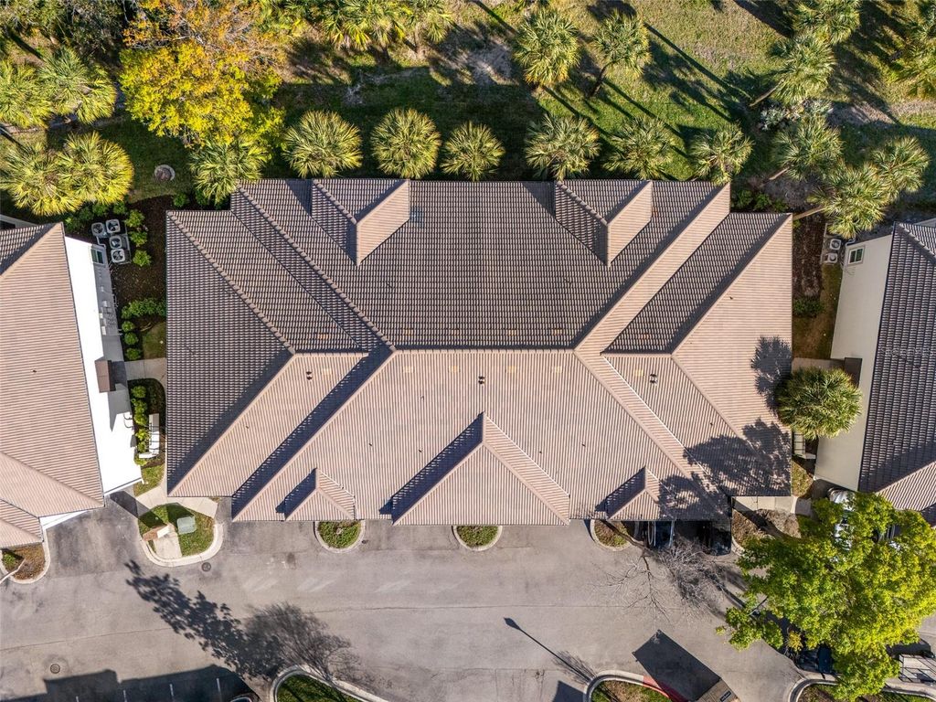 Image 61 of property listing at 1037 NORMANDY TRACE ROAD 1037, Tampa, FL 33602