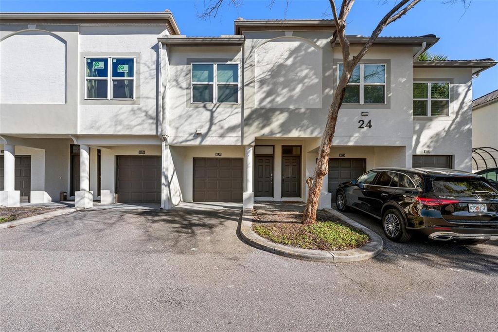 Image 70 of property listing at 1037 NORMANDY TRACE ROAD 1037, Tampa, FL 33602