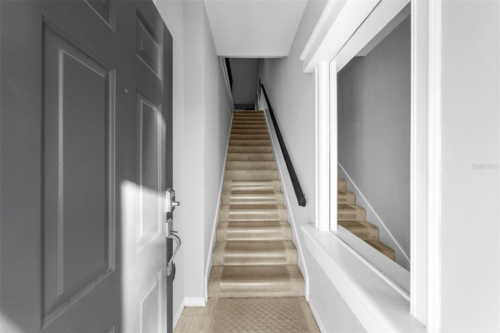 Image 10 of property listing at 1037 NORMANDY TRACE ROAD 1037, Tampa, FL 33602