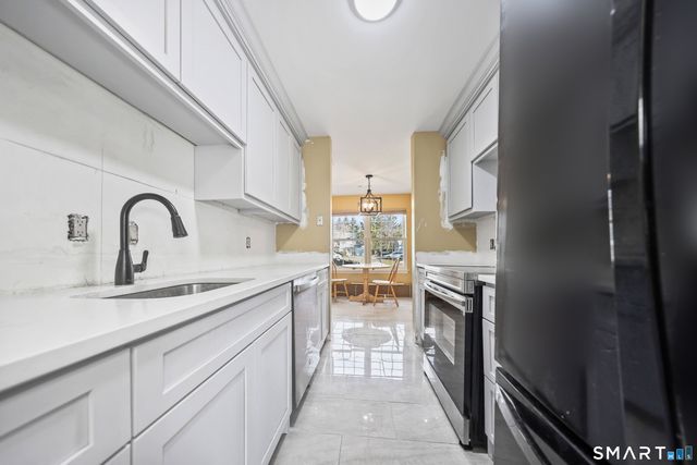 103 The Mews 103, Rocky Hill, CT 06067