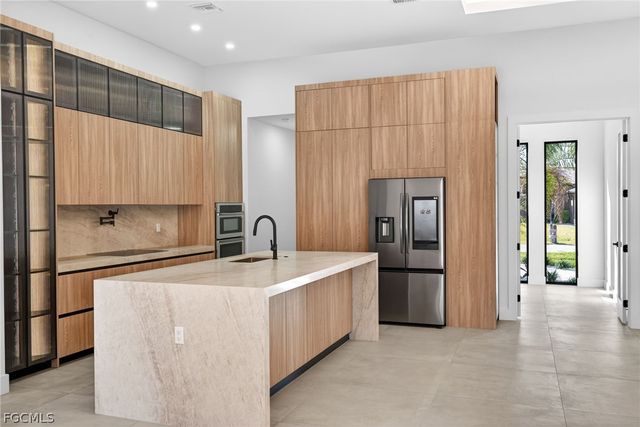 13 NW 35th PL, Cape Coral, FL 33993