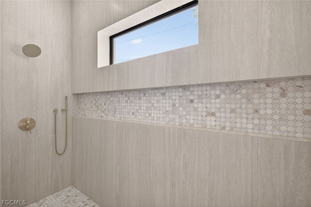 13 NW 35th PL, Cape Coral, FL 33993