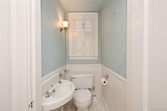 1447 Buckingham Avenue, Birmingham, MI 48009