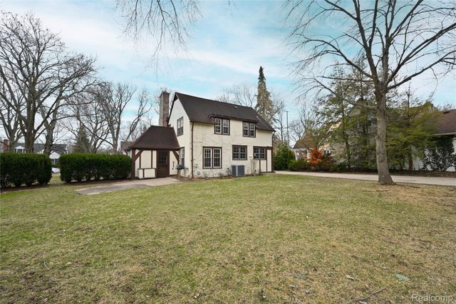 1447 Buckingham Avenue, Birmingham, MI 48009