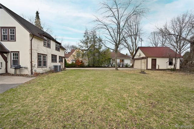 1447 Buckingham Avenue, Birmingham, MI 48009