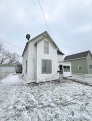 415 E Oak Street, Rensselaer, IN 47978