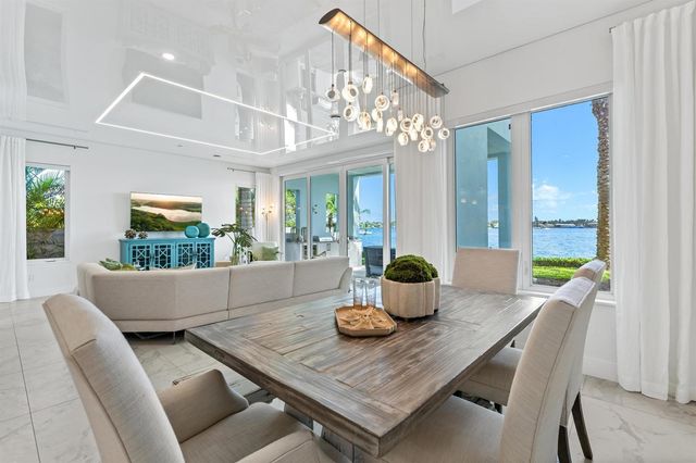 100 Water Club Court N, North Palm Beach, FL 33408