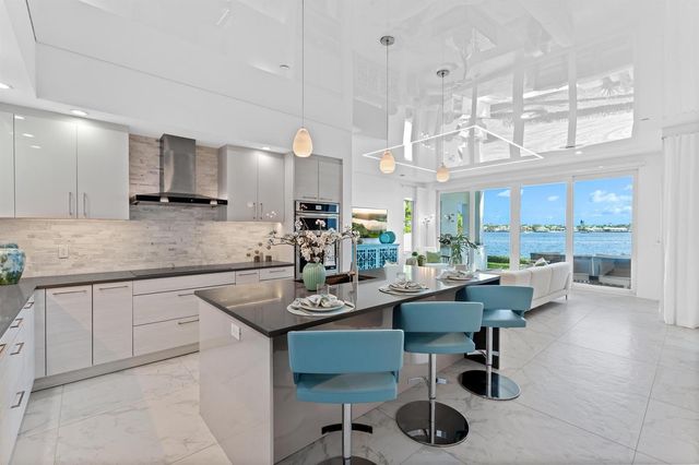 100 Water Club Court N, North Palm Beach, FL 33408