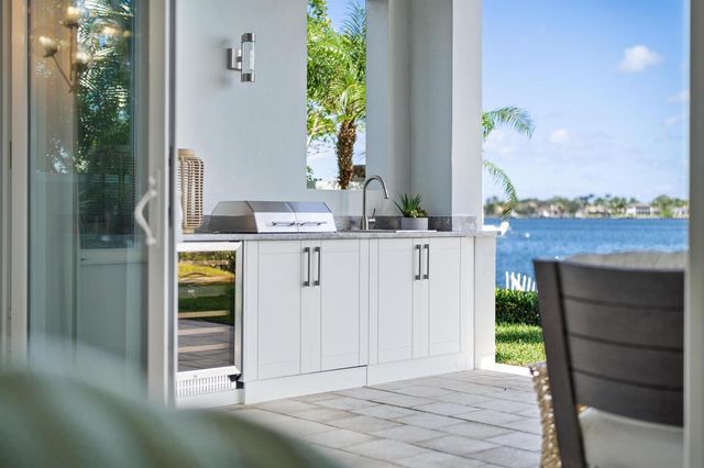 100 Water Club Court N, North Palm Beach, FL 33408