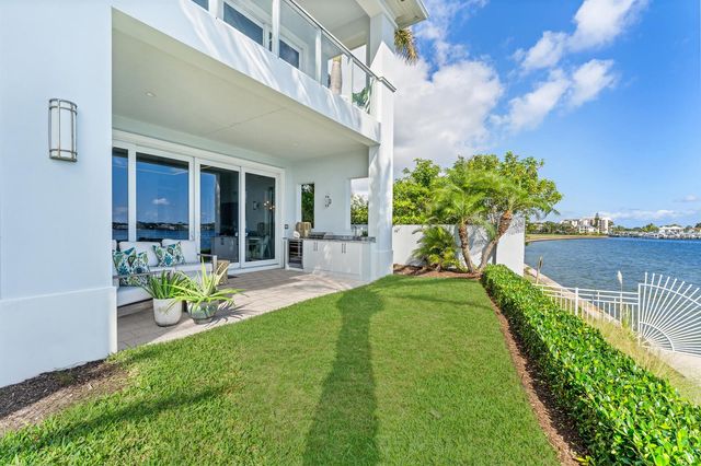 100 Water Club Court N, North Palm Beach, FL 33408