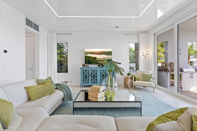 100 Water Club Court N, North Palm Beach, FL 33408