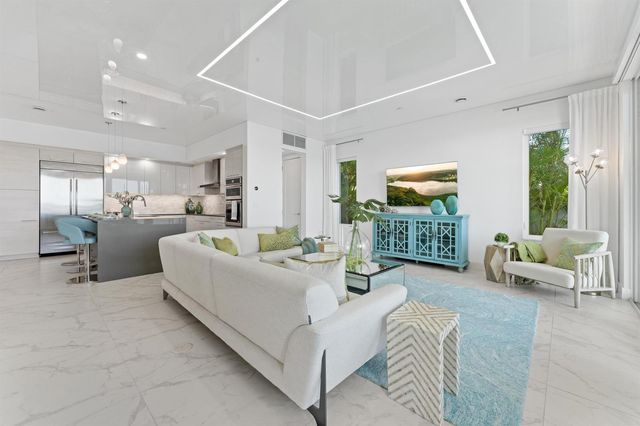 100 Water Club Court N, North Palm Beach, FL 33408