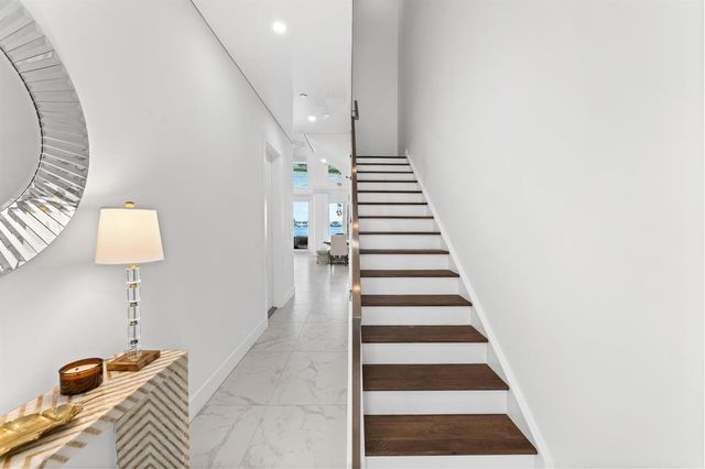 100 Water Club Court N, North Palm Beach, FL 33408